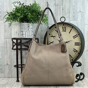 COACH -  Pebbled Soft Leather Madison Phoebe In Taupe ShoulderBag